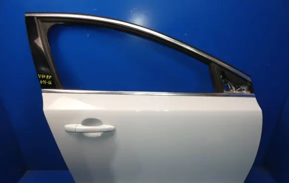 Volvo V40 Front door