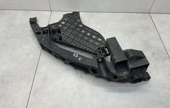 Audi Q3 8U Headlight/headlamp mounting bracket 8U0805607A