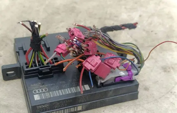 Audi A4 S4 B6 8E 8H Comfort/convenience module 8E0907279E 17112002