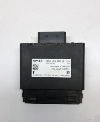Audi A4 S4 B8 8K Voltage converter/converter module 8K0959663B 8K0959663