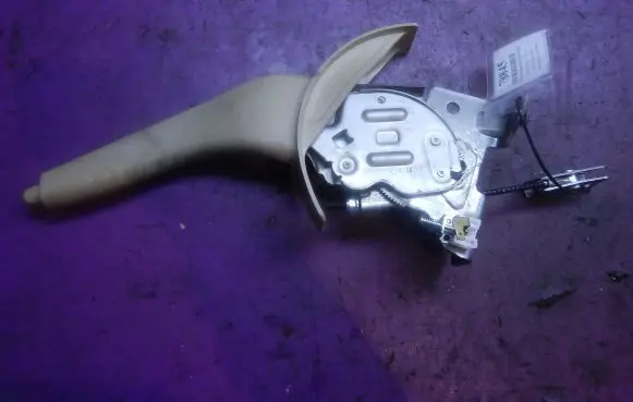 Nissan Tiida C11 Handbrake/parking brake lever assembly