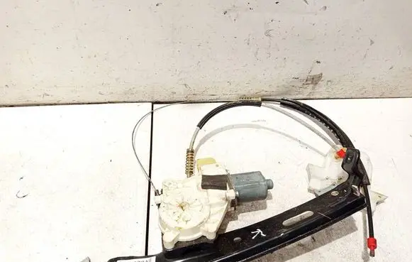 Ford Mondeo MK IV Front door window regulator motor 0130822286