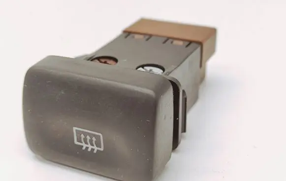 Nissan Sunny Windscreen/window heater switch 