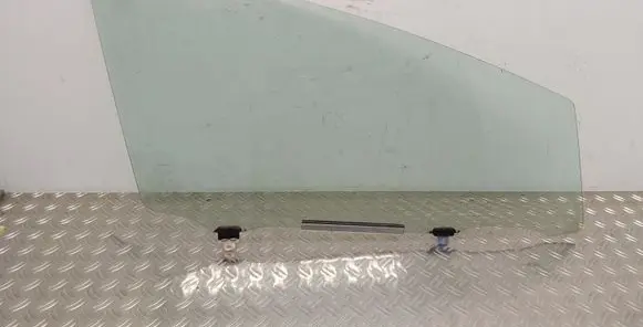 Toyota Prius (XW30) Front door window glass four-door