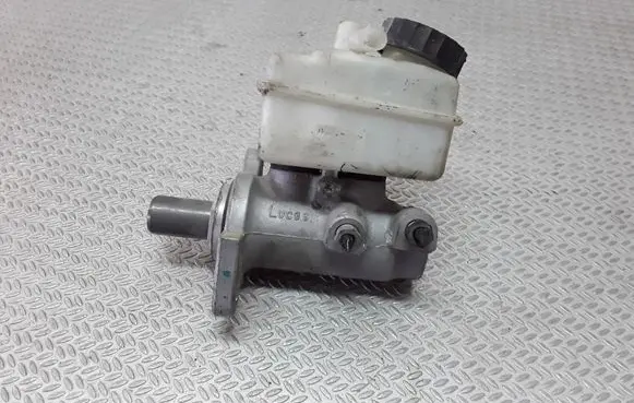 Master brake cylinder