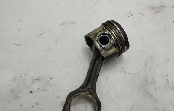 Ford Focus C-MAX Piston with connecting rod 75L93