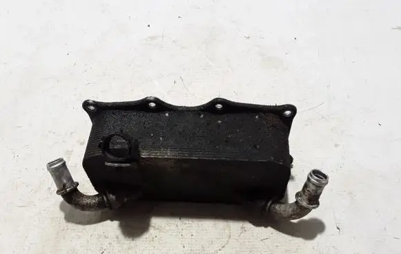 Oil filter mounting bracket