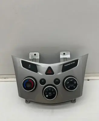 Chevrolet Trax Climate control unit 545329302 95298411 3239800000000X