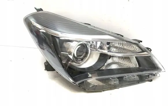 Toyota Yaris Headlight/headlamp