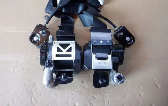 Ford Edge II Front seatbelt