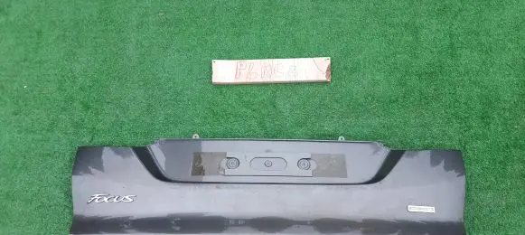 Ford Focus Tailgate/boot lid cover trim BM51N425A30A