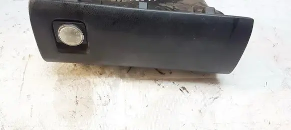 Glove box
