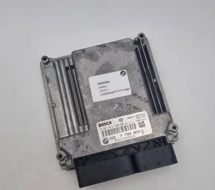 BMW 1 E81 E87 Engine control unit/module 7799854 13617799854 0281012880