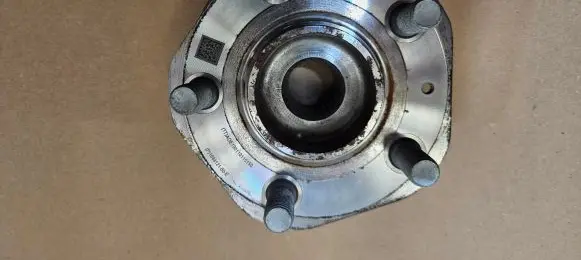 Tesla Model 3 Front wheel hub 104412100E