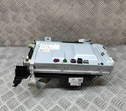 Tesla Model Y Other devices 152148201D 177500091K