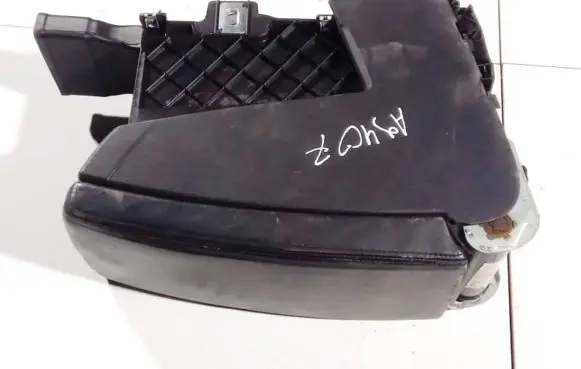 Volkswagen PASSAT B6 Armrest 3c0863323