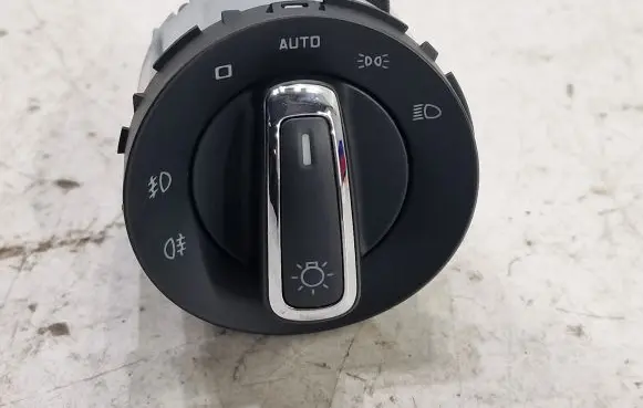 Skoda Superb B6 (3T) Light switch 3T0941431B