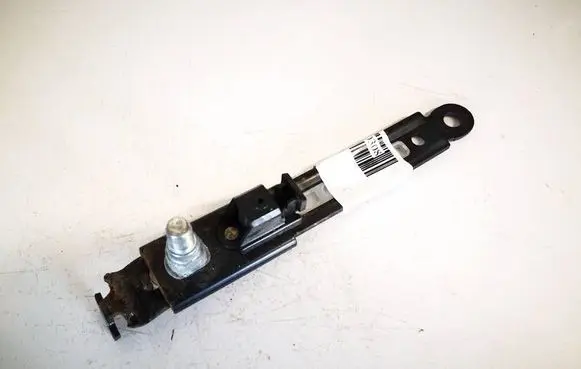 Toyota Corolla Verso AR10 Seat belt adjustment rail 