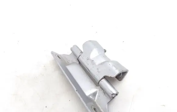 Nissan Navara D23 Tailgate hinge 