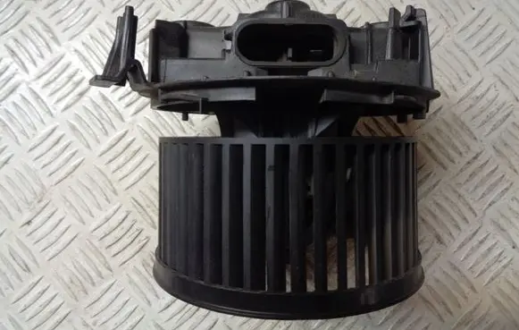 Nissan Note (E11) Heater fan/blower F667217D9690