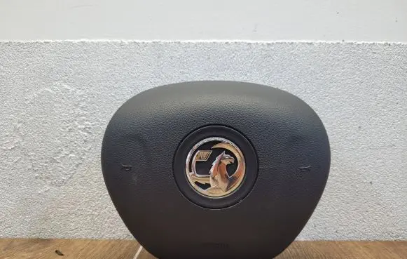 Opel Vivaro Steering wheel airbag 985105500R 93868803 0589P1000202