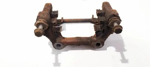 Toyota Avensis T270 Rear brake caliper