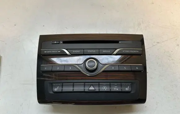 Infiniti Q30 Sound control switch 5DA1A