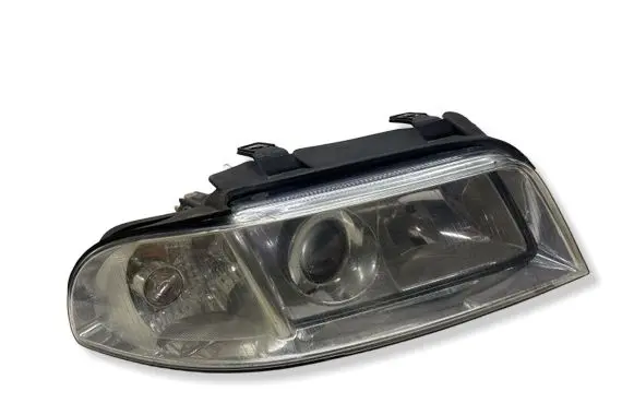 Audi A4 S4 B5 8D Headlight/headlamp 8D0941004AK