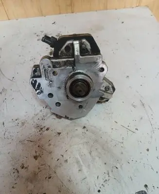 Volvo V70 Fuel injection high pressure pump 8689590 035371 0445010043