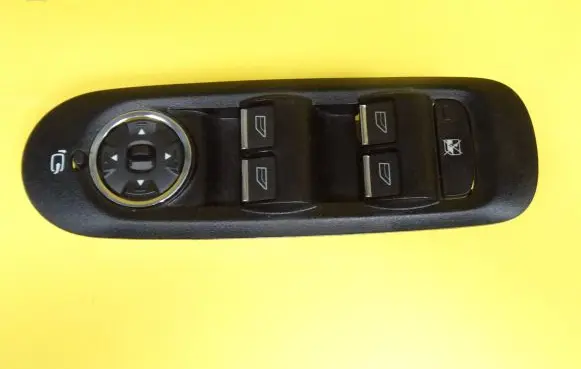 Ford Mondeo MK IV Electric window control switch 7S7T14A132BC