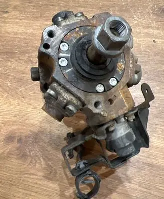 Volvo V50 Fuel injection high pressure pump 0445010102 9683703780A 04002965523