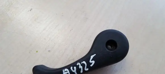 KIA Ceed Engine bonnet (hood) release handle