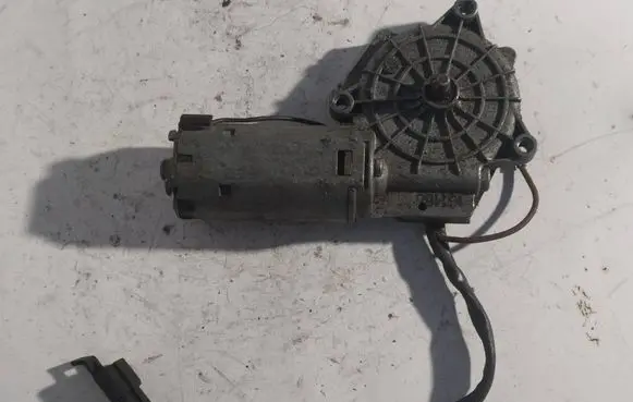 Opel Calibra Wiper motor 90355863