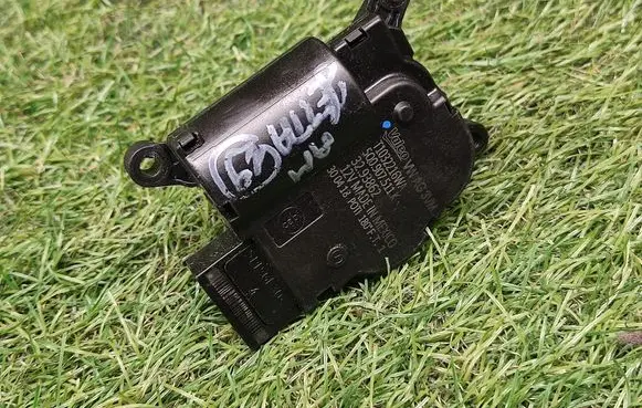 Volkswagen Jetta USA Air flap motor/actuator 5Q0907511K