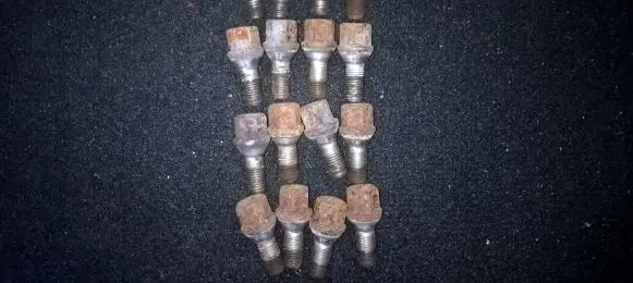 Suzuki Swift I Nuts/bolts 