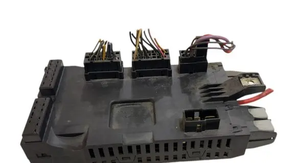Mercedes-Benz Sprinter W901 W902 W903 W904 Fuse module A9015400150 0473501
