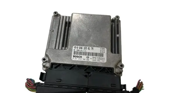 Mercedes-Benz E W211 Engine control unit/module A6461530179 1039S00310 0281010706