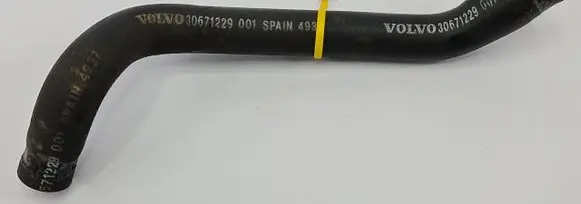 Volvo XC90 Engine coolant pipe/hose 30671229