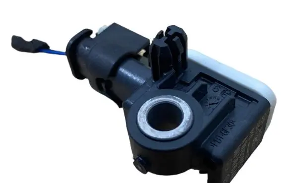 Mercedes-Benz A W176 Airbag deployment crash/impact sensor A1668210151