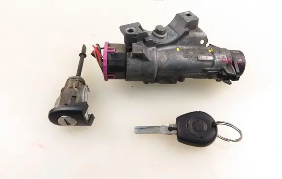 Seat Ibiza III (6L) Ignition lock 4B0905851C