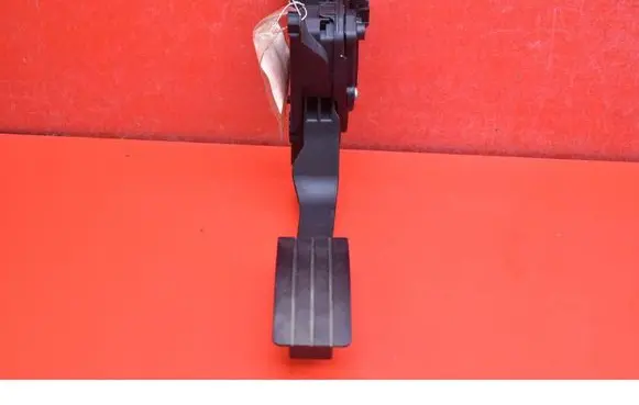 Dacia Duster Accelerator throttle pedal 180026342R