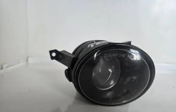 Volkswagen Touran I Front fog light 27048000R