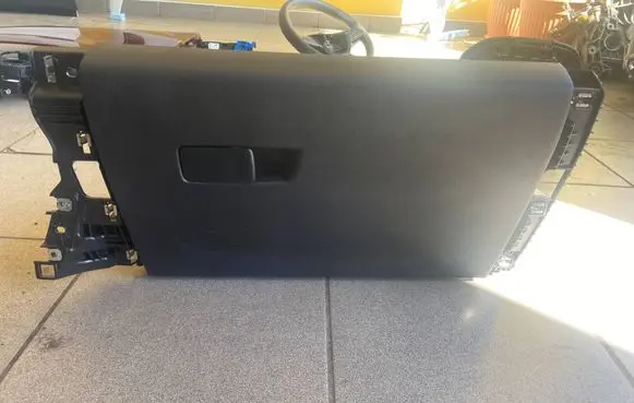Renault Kangoo III Glove box