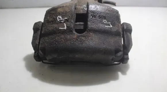 Volkswagen PASSAT B7 Front brake caliper