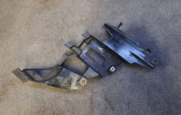 BMW X5 E53 Headlight/headlamp mounting bracket 15183600