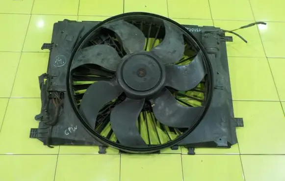 Mercedes-Benz E W212 Fan set A2045000393