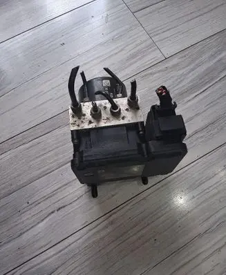 Volkswagen Golf VI ABS Pump 1K0907379BJ