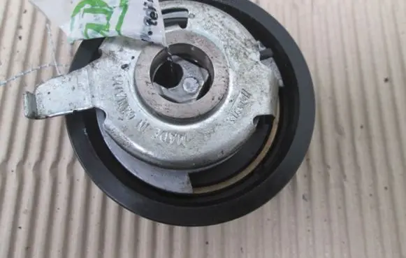 Volkswagen Golf IV Timing belt/chain tensioner 