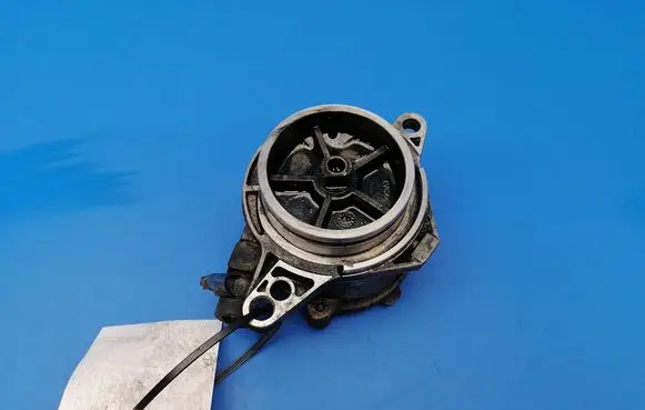 BMW 7 E38 Vacuum pump 2246126 96110385