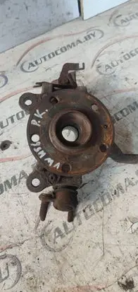 Volkswagen Golf V Front wheel hub
